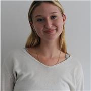 Passionnée par la langue anglaise, je serais ravie d’aider toute personne intéressée via un cours particulier sur Tours et ses alentours.